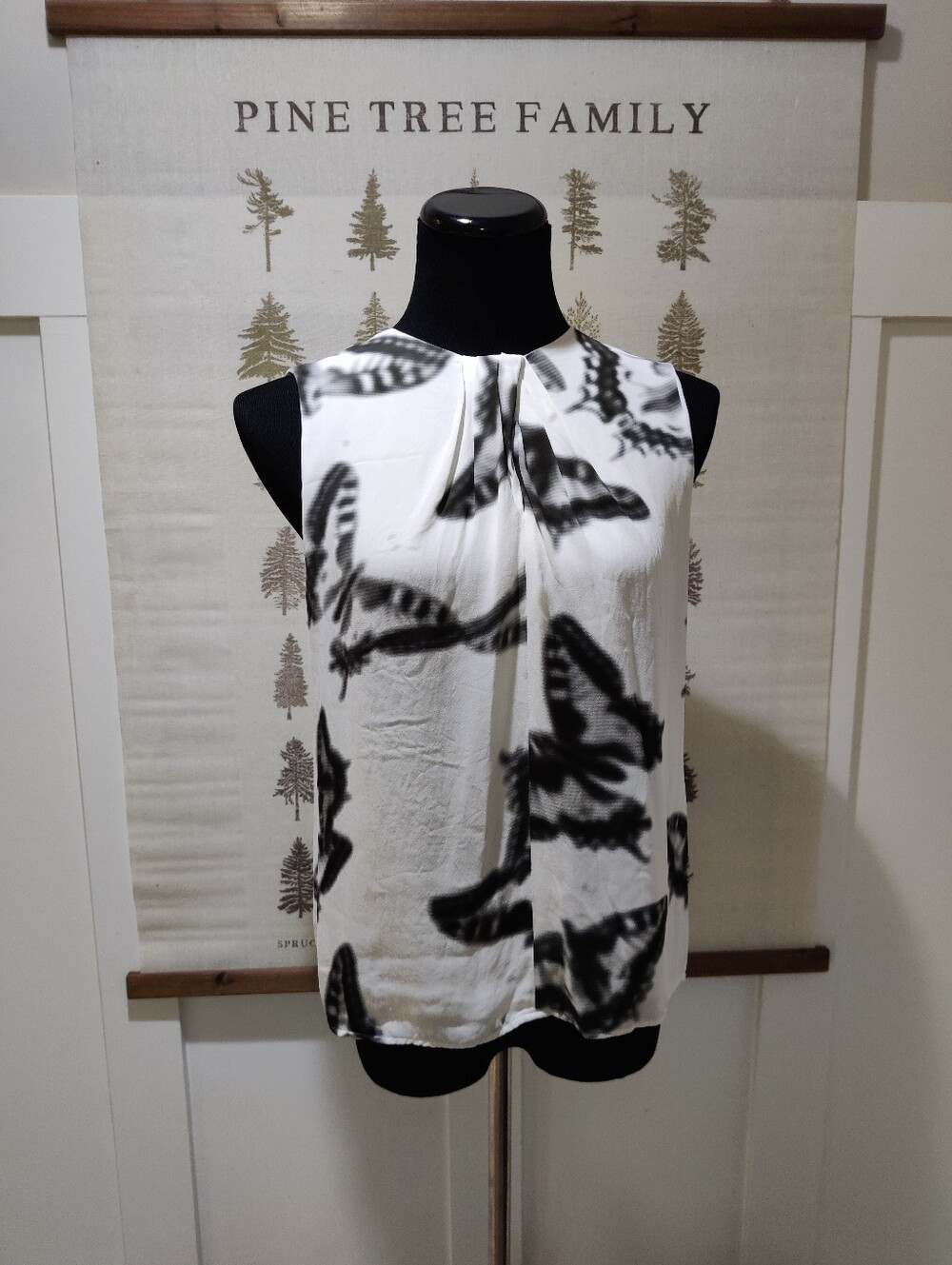 Judith & Charles Sleeveless Butterfly Print Pleated Silk Blouse Size 6